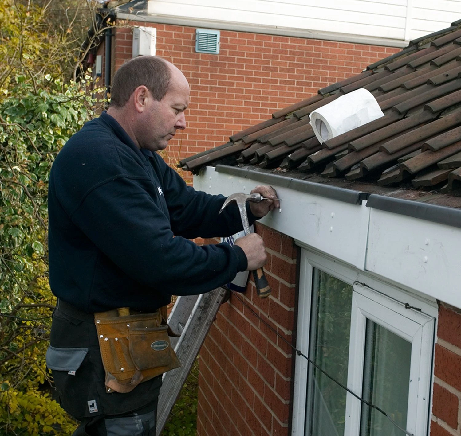 Agate Grey Woodgrain Standard Fascia Euroboard - Length 5m X Width 150mm - Image 4